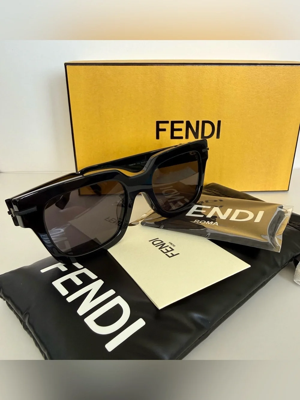 NEW!!! Fendi men sunglasses FE40078F 01A Authentic